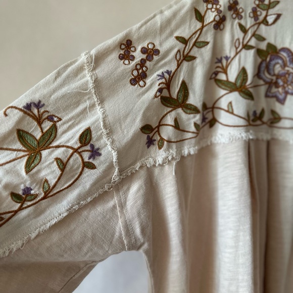 In Bloom Cream and Floral Blouse, Size Large, 3/$25 - Picture 5 of 5